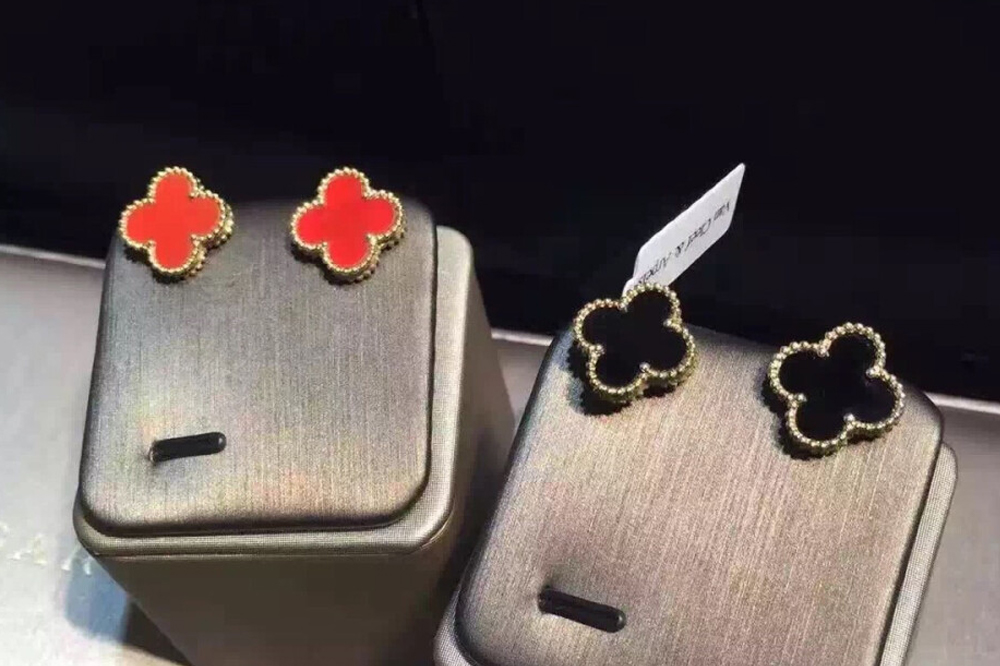 宝格丽闲置变现指南:灵蛇与弹簧的保值梯队,拒绝按金料称重