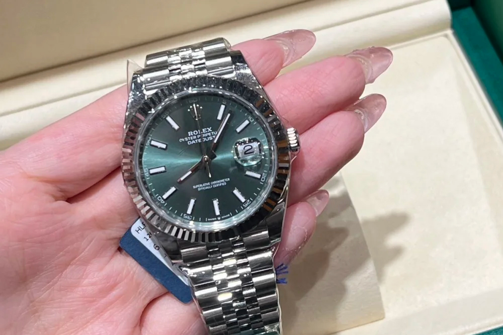 佛山名表回收迈入独立制表藏品甄别新阶段:FPJ儒纳、MB&F、切金小丑、捷克豹Urwerk与百达翡丽、理查德米勒、朗格同台,落实「稀缺度核验 + 编码溯源 + 原始状态核验」三道关卡再议价